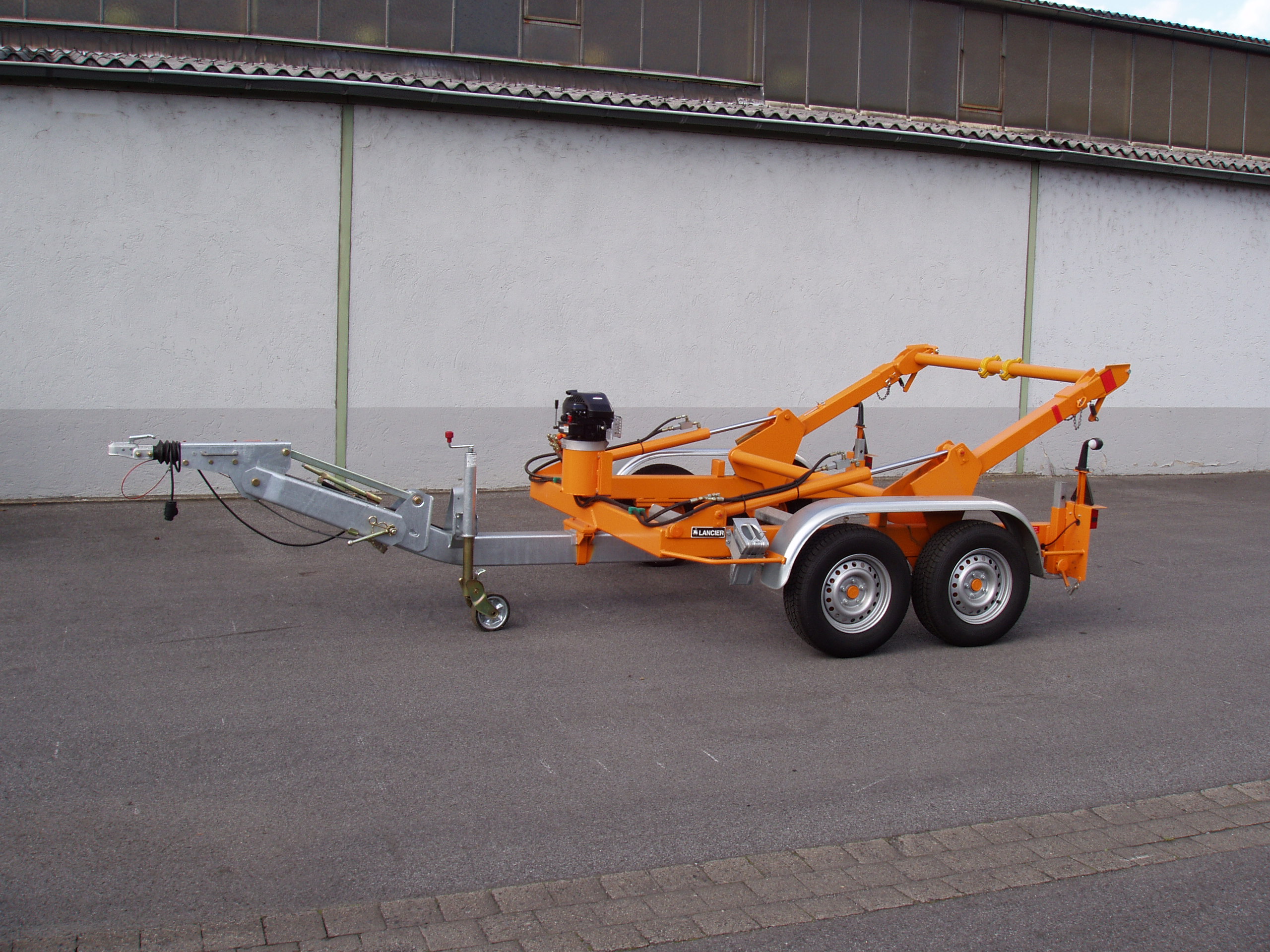 Cable Drum Trailer Series Kwith hydraulically operated drum-grips: Lancier  Cable
